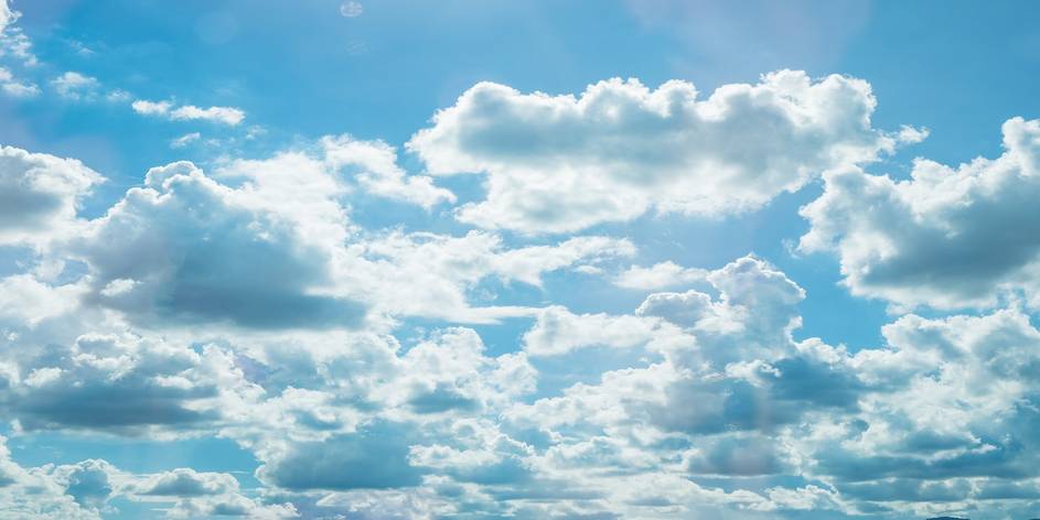 how to easily create clouds in photoshop