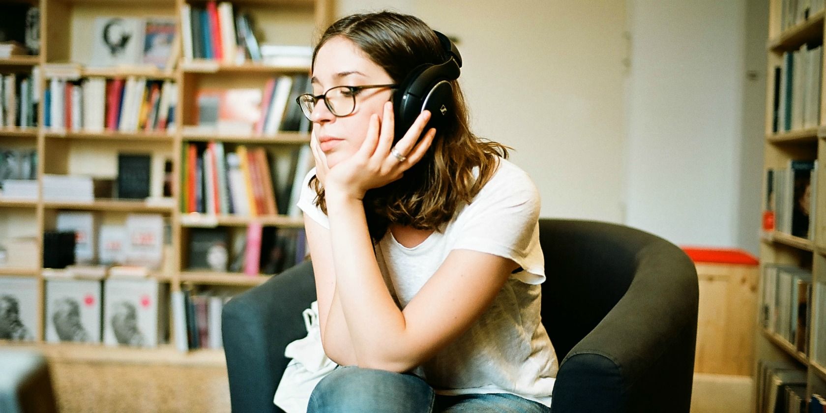 bored listening music - Apos rilascia un trio di dispositivi audiofili convenienti