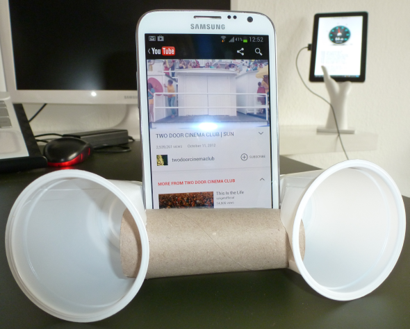 how to use speakers with smartphone