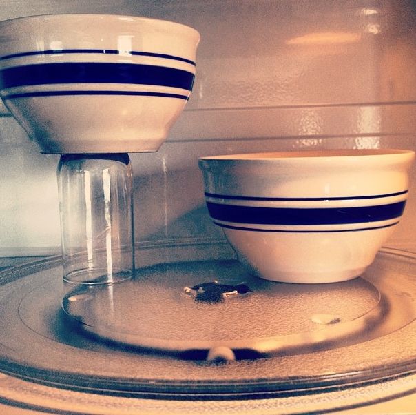 Instagram-Life-Hacks-Fit-Two-Bowls-Microwave-Oven