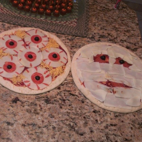 spooky-pizzas