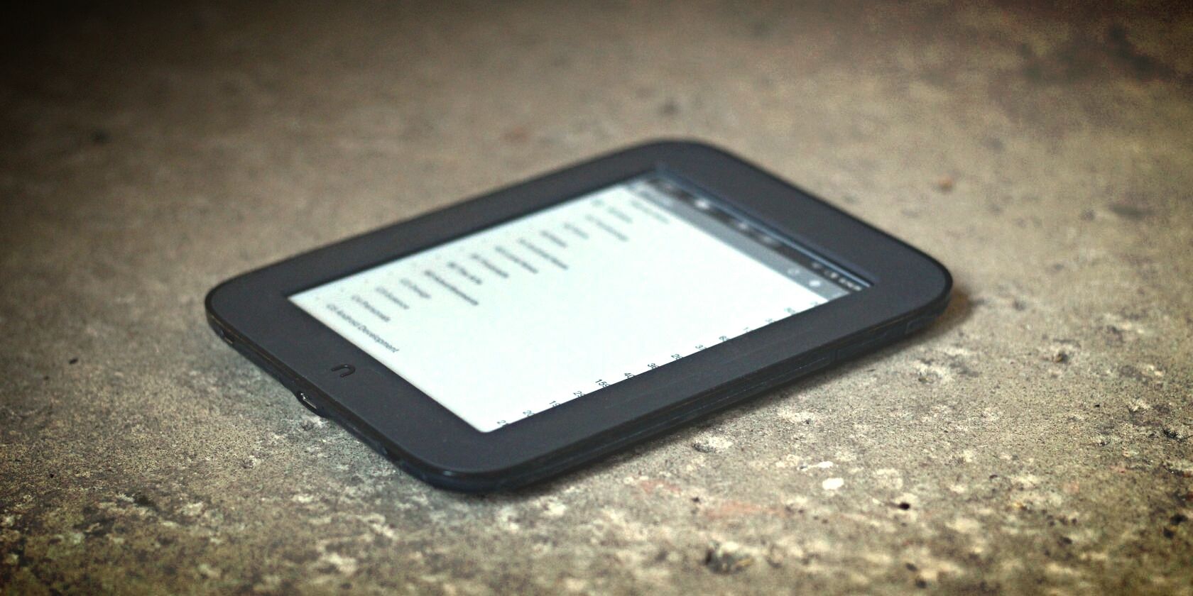 What's the Difference Between E-Readers and Tablets?