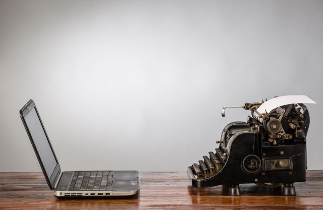 laptop-vs-typewriter