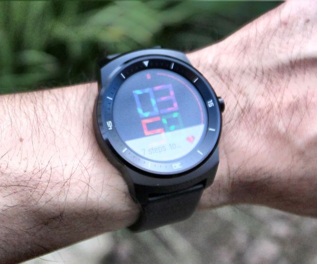 lg g watch r outdoor visibility