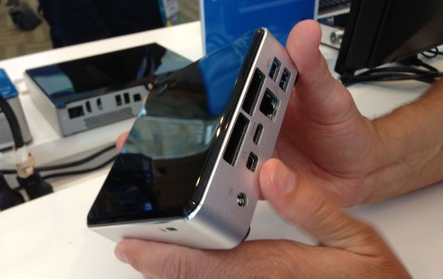 what-makes-a-mini-pc-best-mini-pc-to-buy-intel-nuc-hand