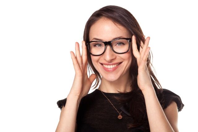 muo-finance-glasses-online-wearing