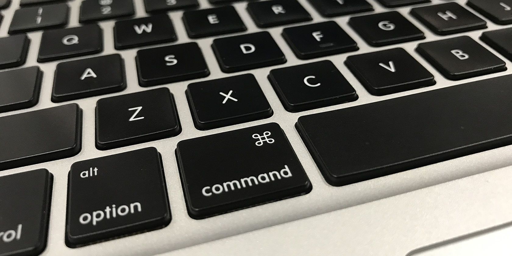 keyboard shortcut for paste text only mac