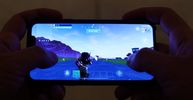 Is Fortnite Mobile Worth It Is Fortnite Battle Royale On Mobile Worth Playing