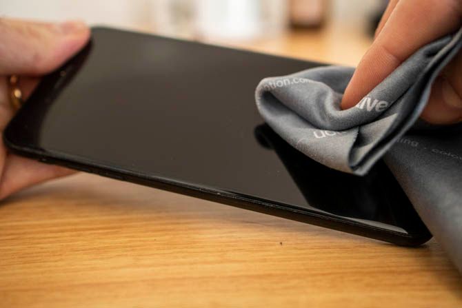 Cleaning iPhone Screen
