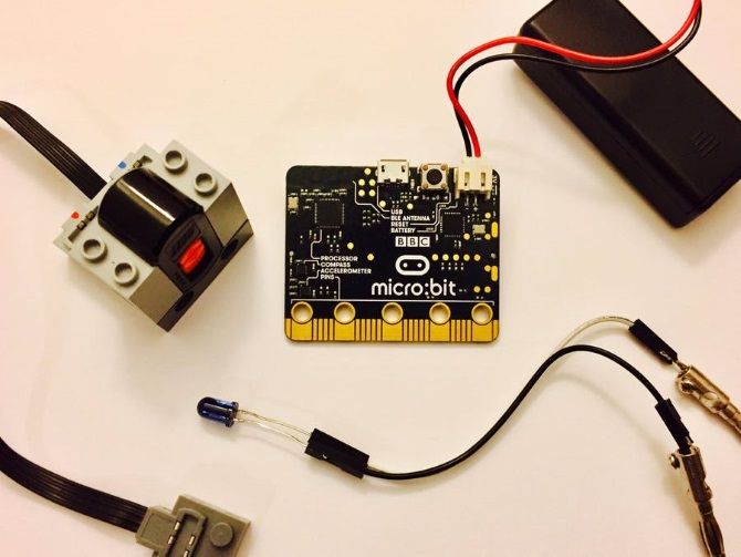 Use a BBC Micro:bit with Lego