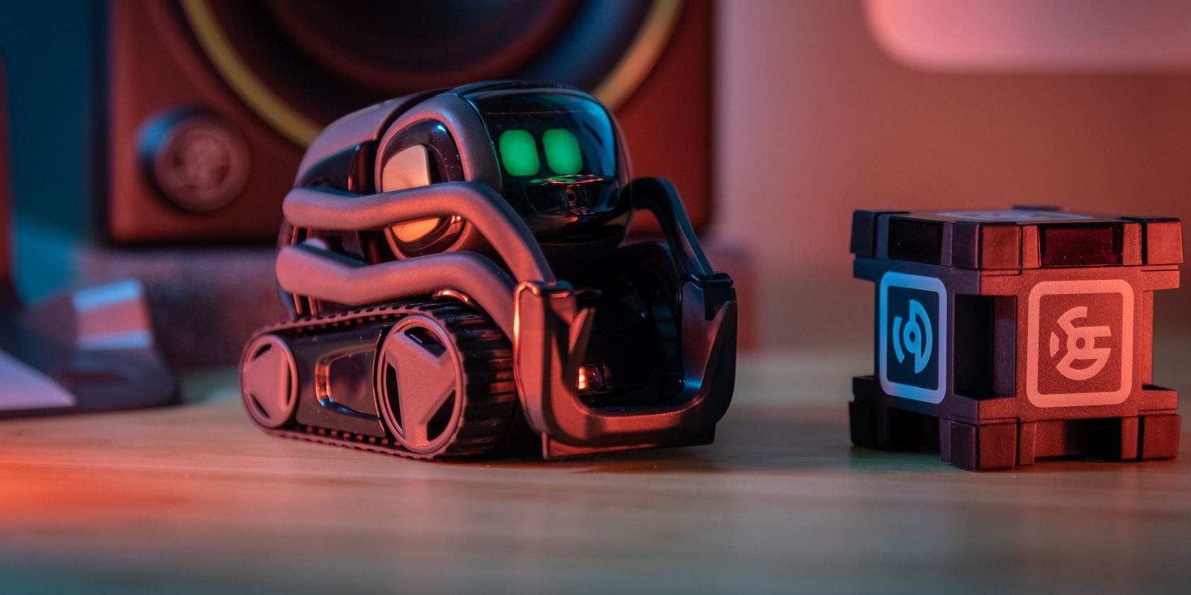 Anki Vector Is The Cutest Little Robot Who Just Wants To Hang Out
