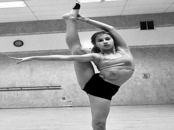 ballerina teaching a move