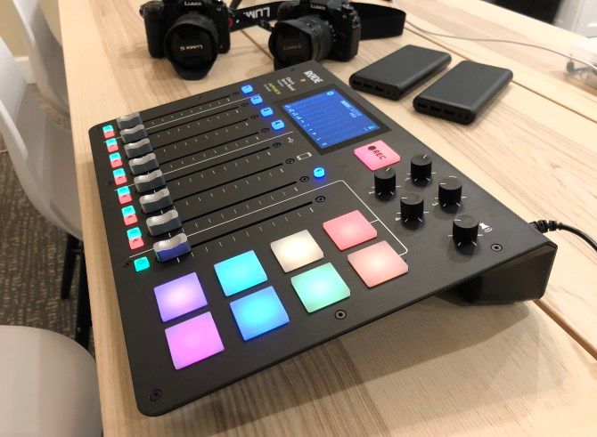 Rodecaster Pro Side View