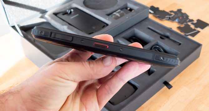 Doogee S90, el teléfono modular que puedes convertir en cámara,  walkie-talkie o consola portátil