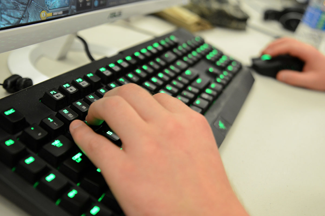 Klawiatura i mysz sterowanie grą