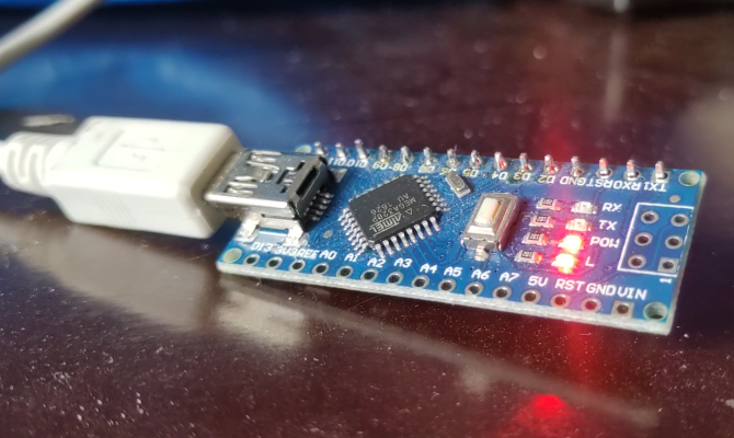 Arduino Nano clone with blinking LED