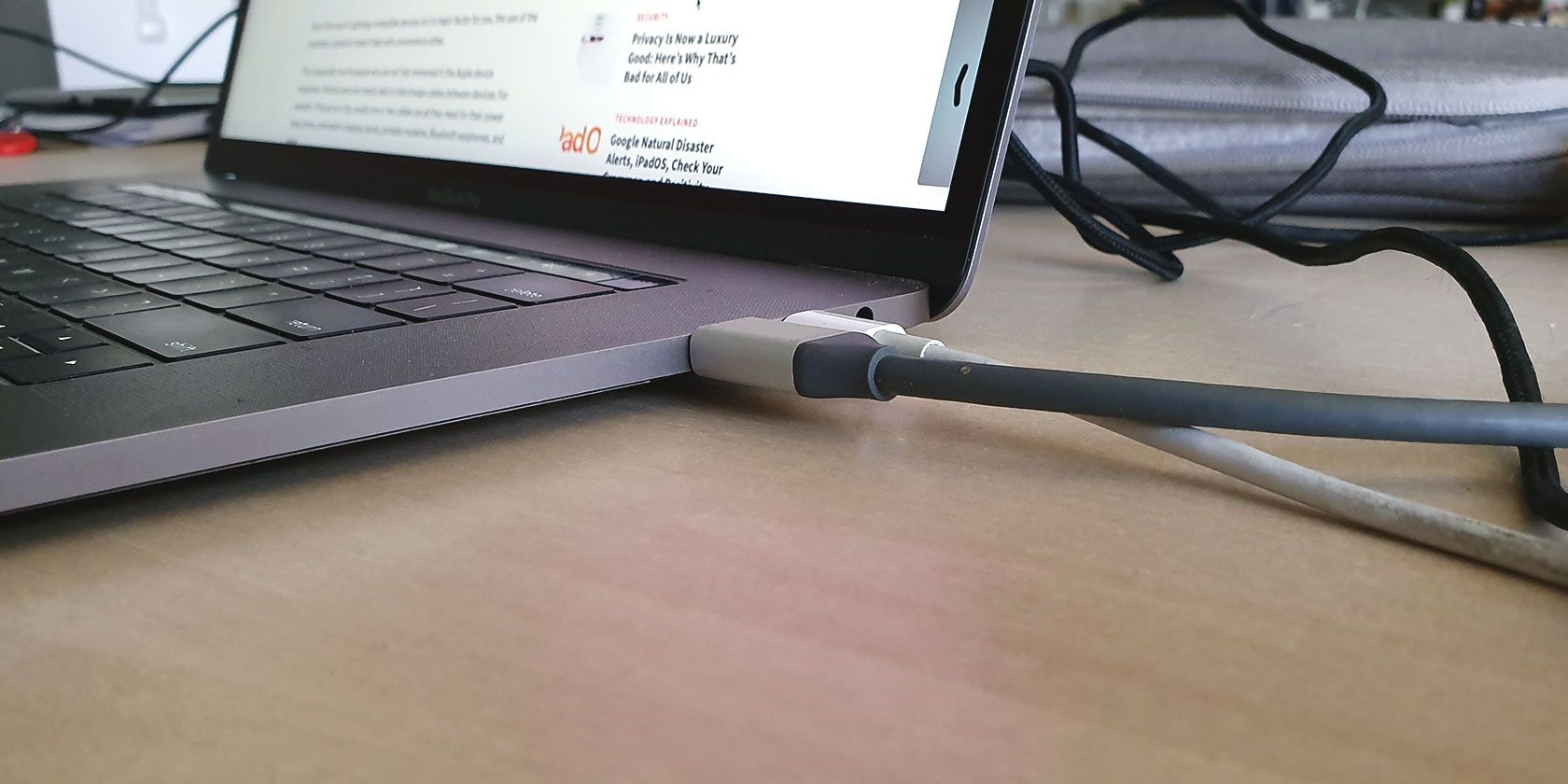 apple-lightning-cables