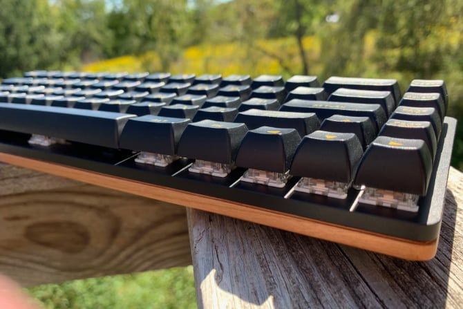 A look at the wood base and mechanical switches