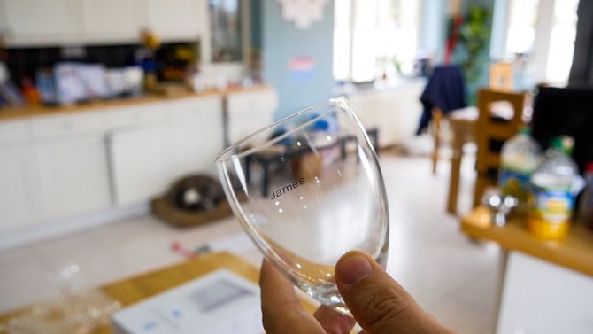 selpic s1 successfully printed on a wine glass
