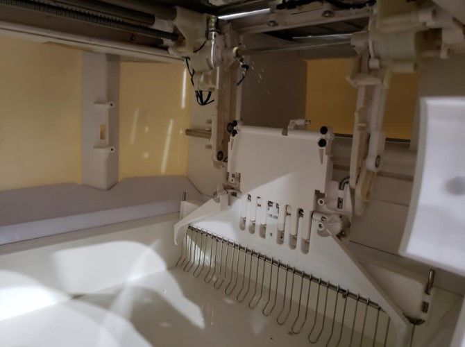 The iKuddle Smart Litter Box Neatly Packs Your Cat's Waste