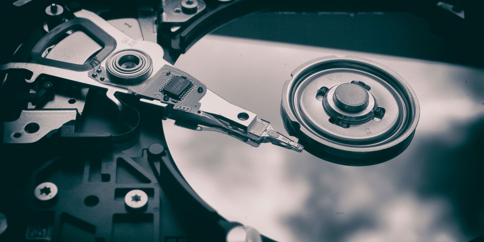 100% Disk Usage in Windows 10? 17 Tips and Tricks to Fix This Issue