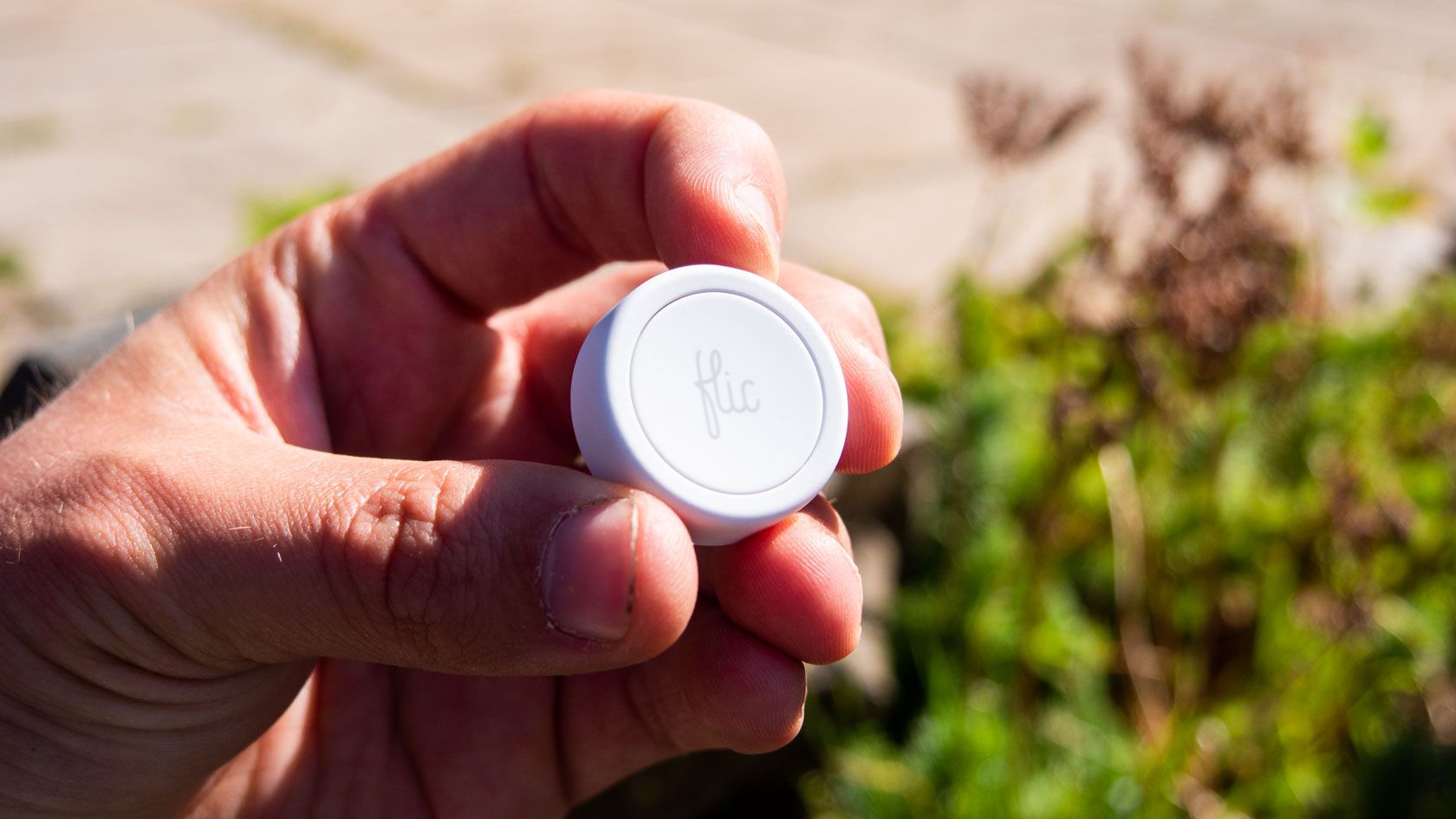 Flic 2 Review: The Ultimate Smart Button That Integrates Anything With a  Web API
