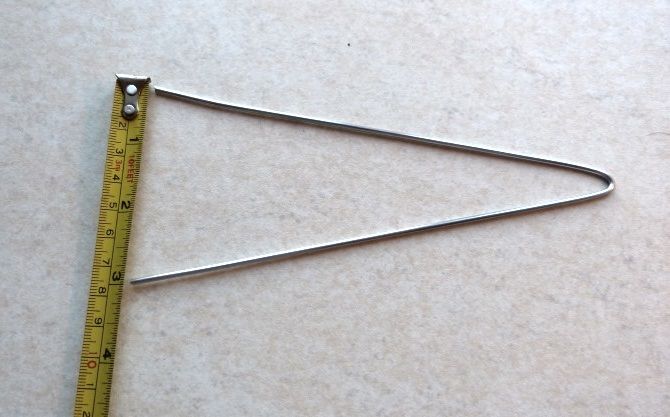 Build your own TV antenna with old coathangers