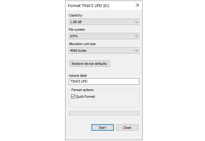 This screen capture shows the format tool option menu, which includes capcity, file system type, allocation unit size, and volume label.