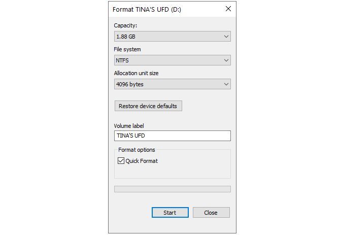 This screen capture shows the format tool option menu, which includes capcity, file system type, allocation unit size, and volume label.