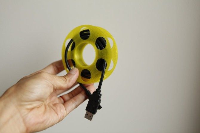 Manage long wires with this 3D printed cable spool