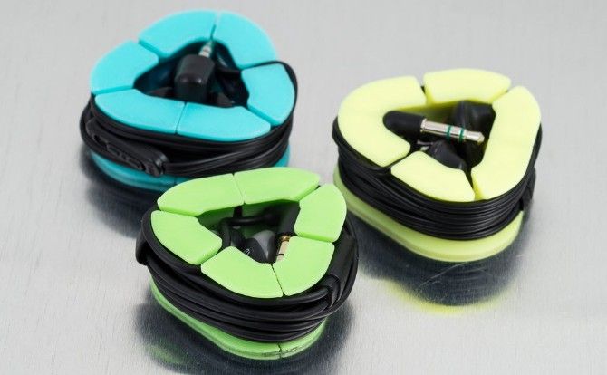 Print a free case for your earphones so the wires don't tangle in your pocket