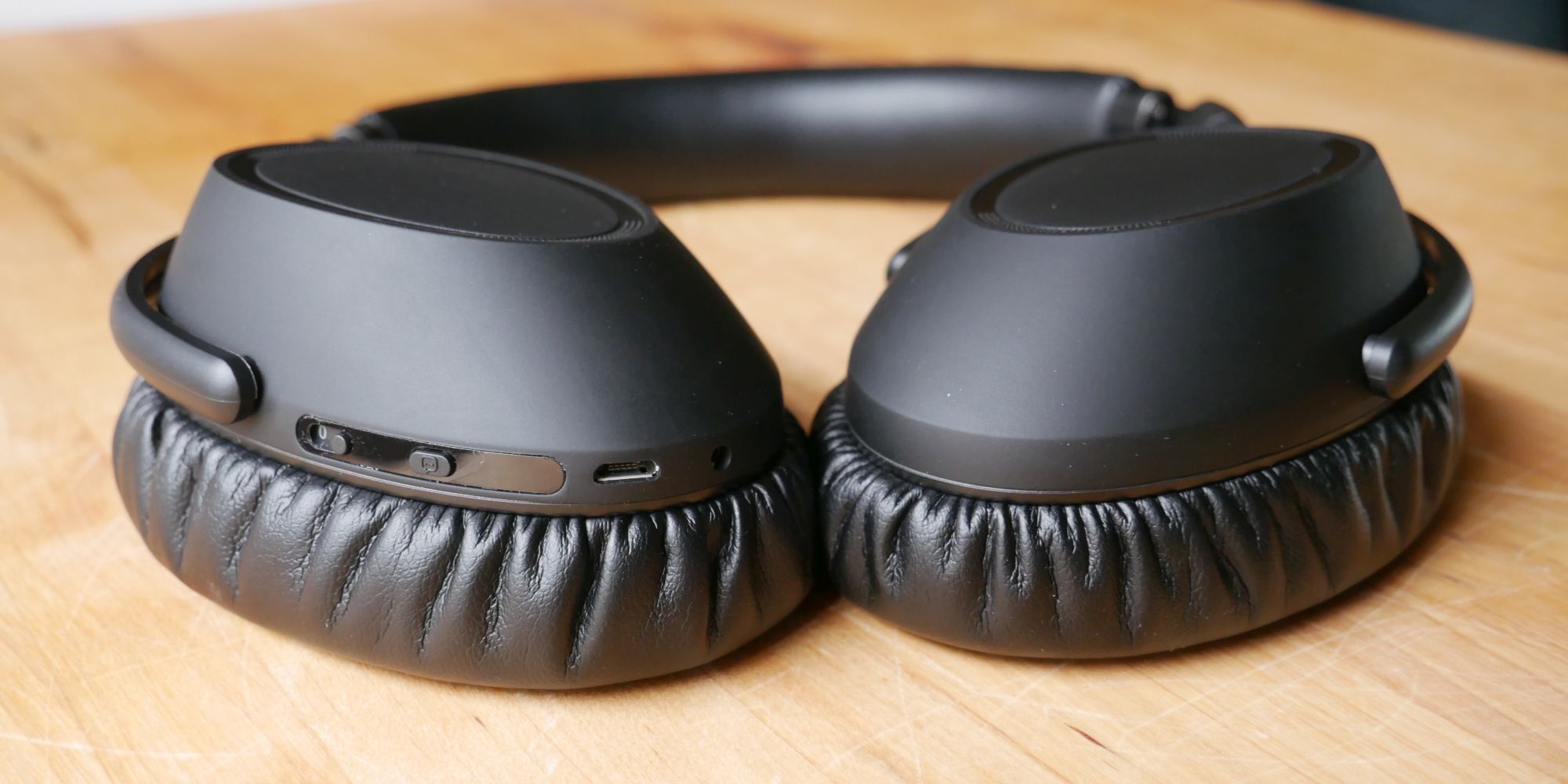 Sennheiser PXC 550-II Wireless ANC travel headphones front view