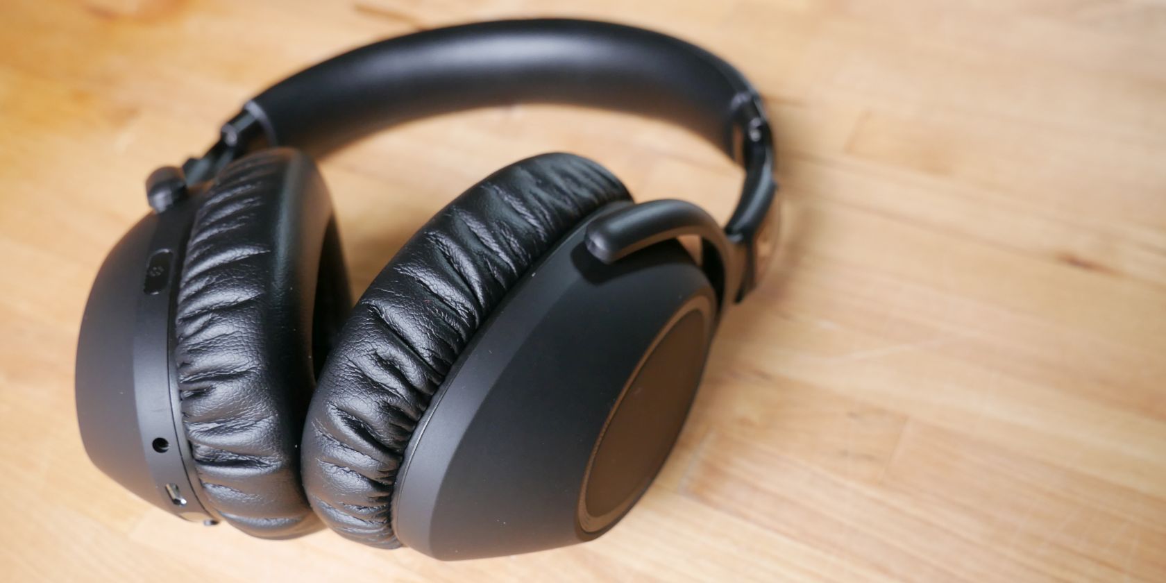 Sennheiser PXC 550-II Wireless travel headphones Featured