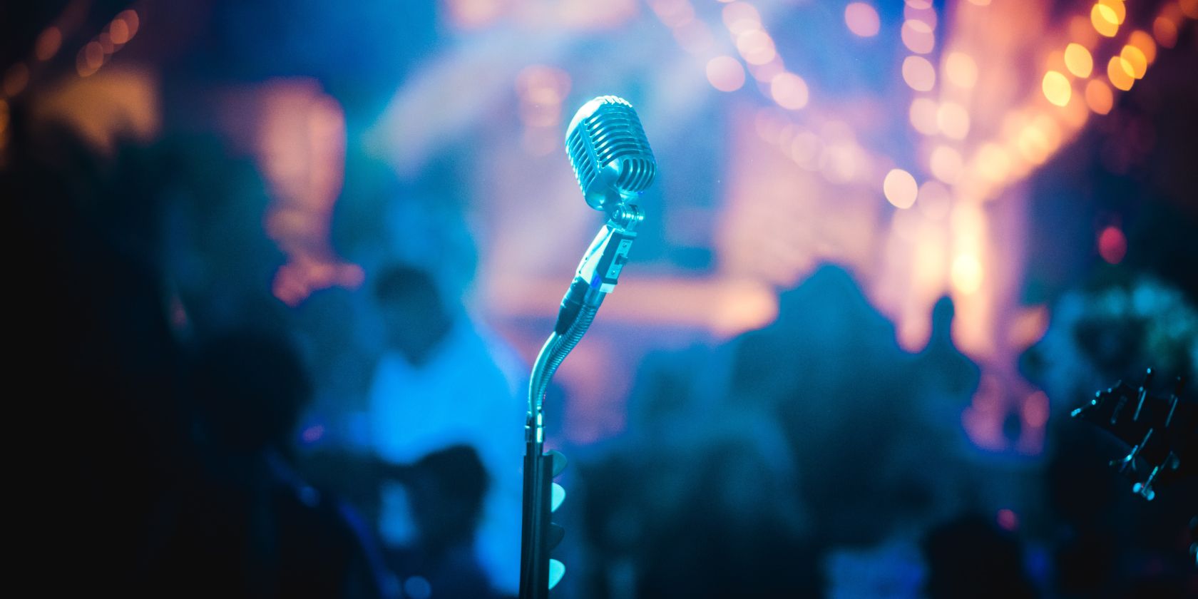 microphone - Spotify sta lavorando a una modalità karaoke e alla riproduzione offline gratuita