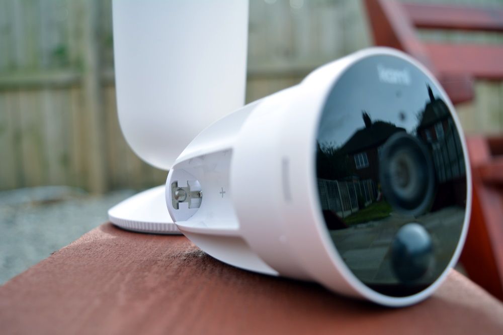 Kami Wire-Free Outdoor Camera opened
