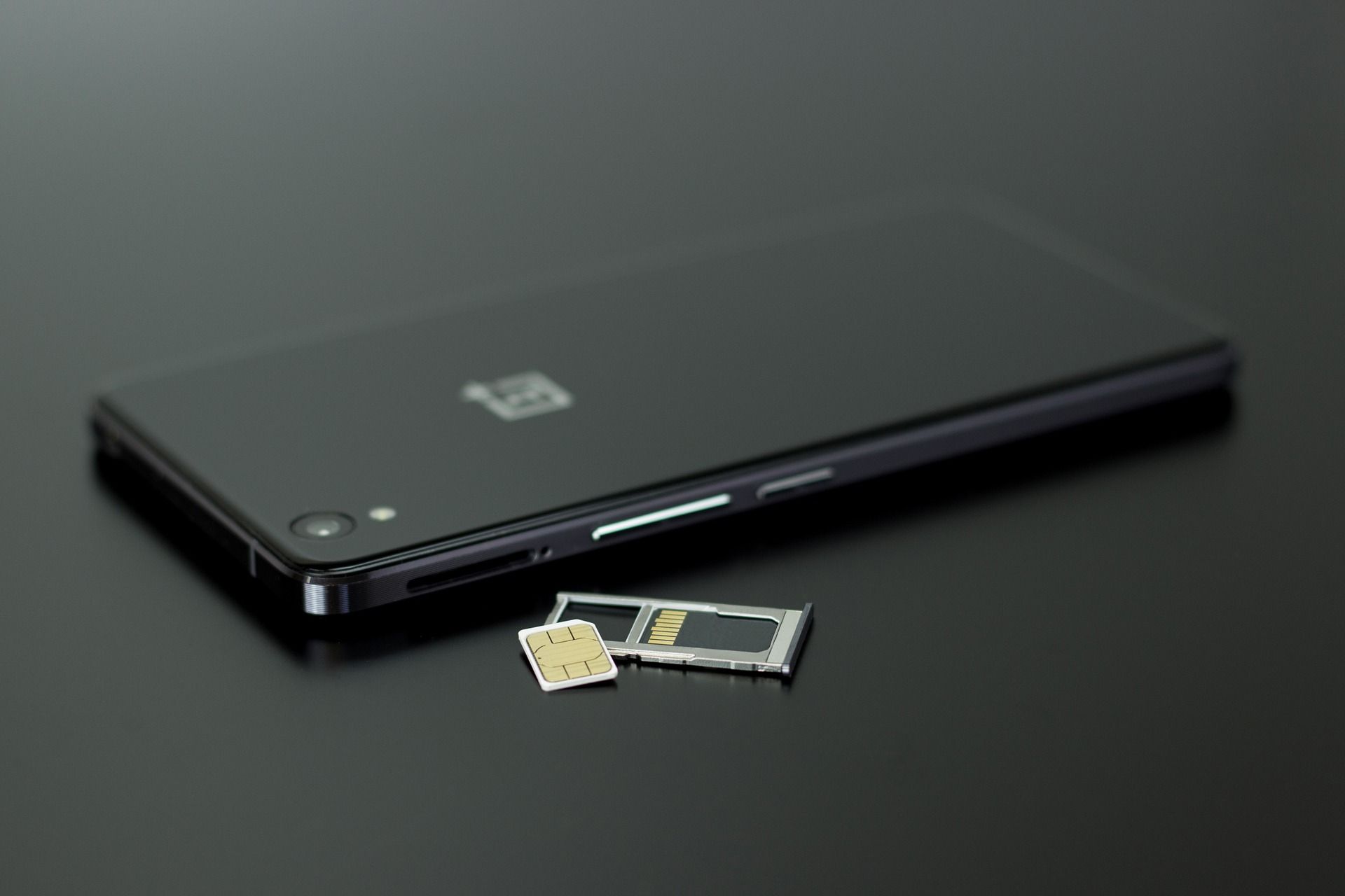 smartphone memory card slot