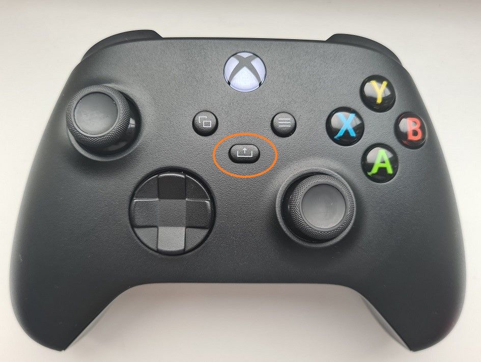 Xbox Series X Controller with Share Button Highlighted