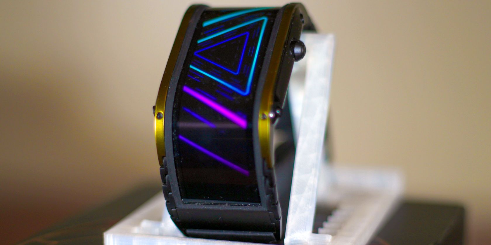 Nubia Watch Review: A Futuristic Smartwatch Stuck in the Past