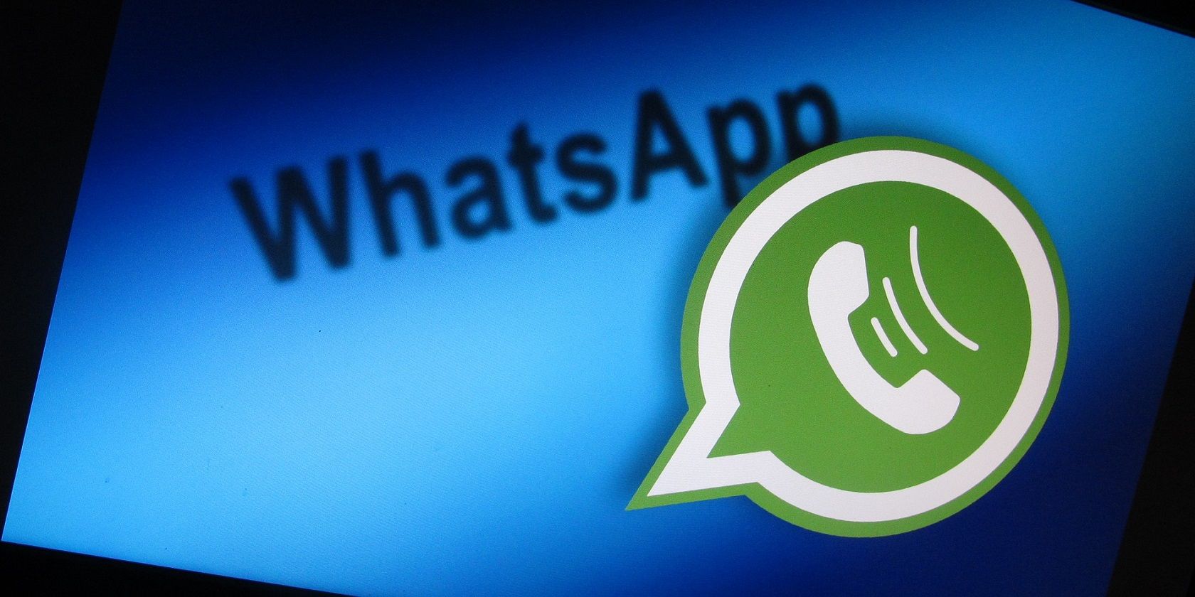 how to use whatsapp on iphone