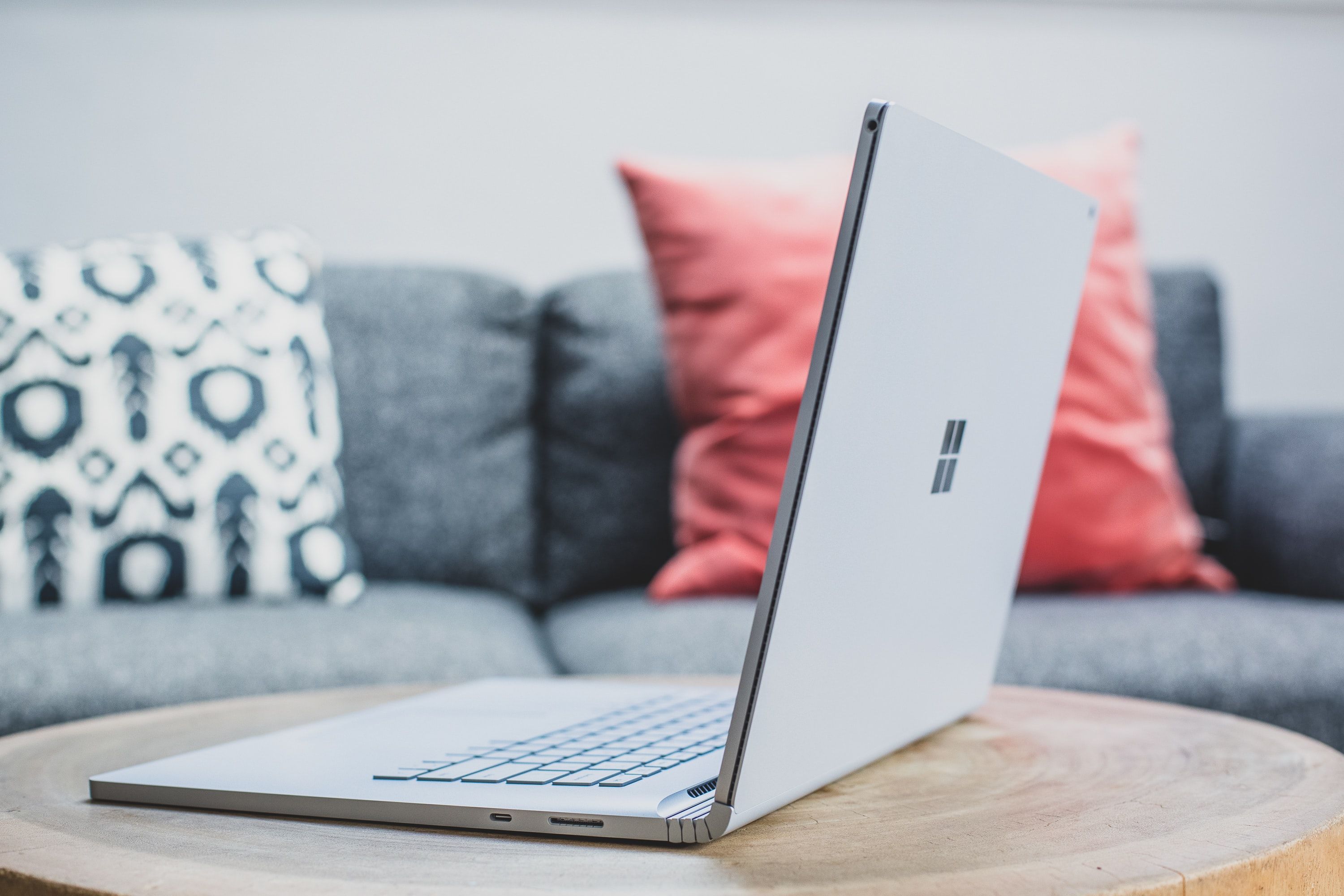 Surface 3 2-in-1 Laptop Exterior
