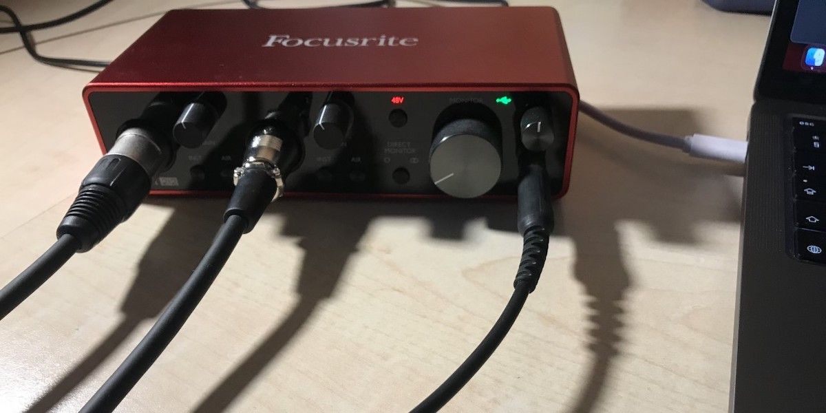 Connecting an audio interface (Focusrite Scarlett 2i2) to a MacBook Pro