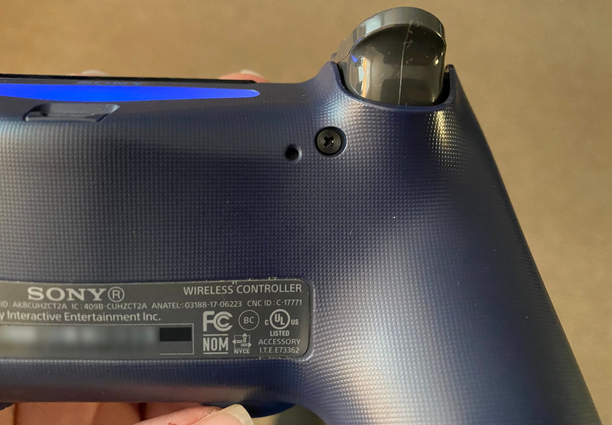 PS4 Controller Reset Pinhole