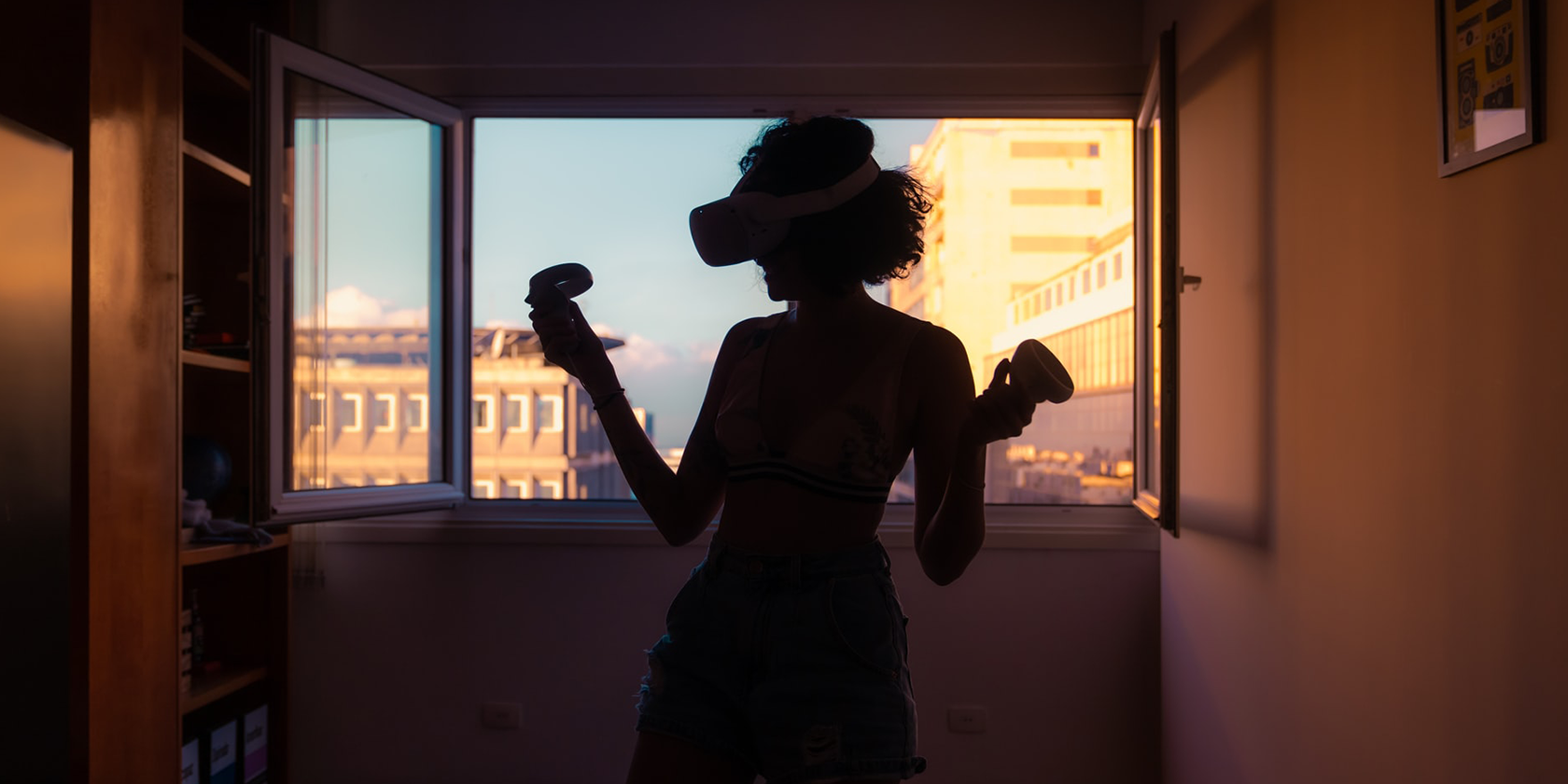 A woman using the Oculus Quest