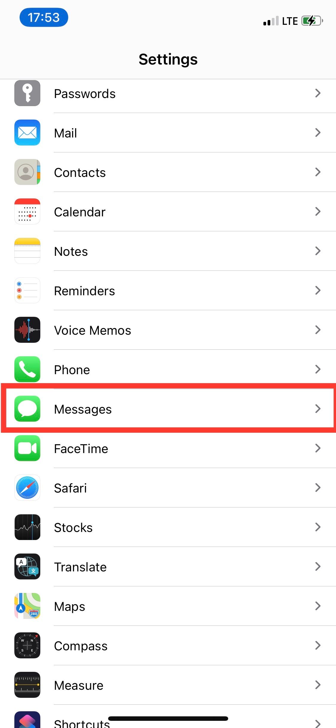 iPhone Settings screenshot with Messages highlighted.