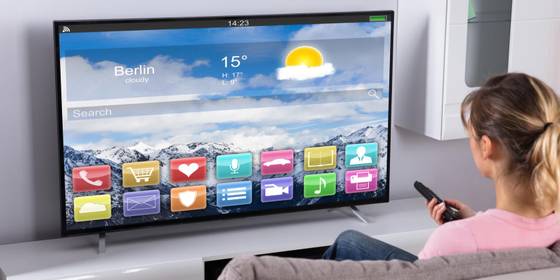 4 Reasons Why You Shouldn't Buy a Smart TV