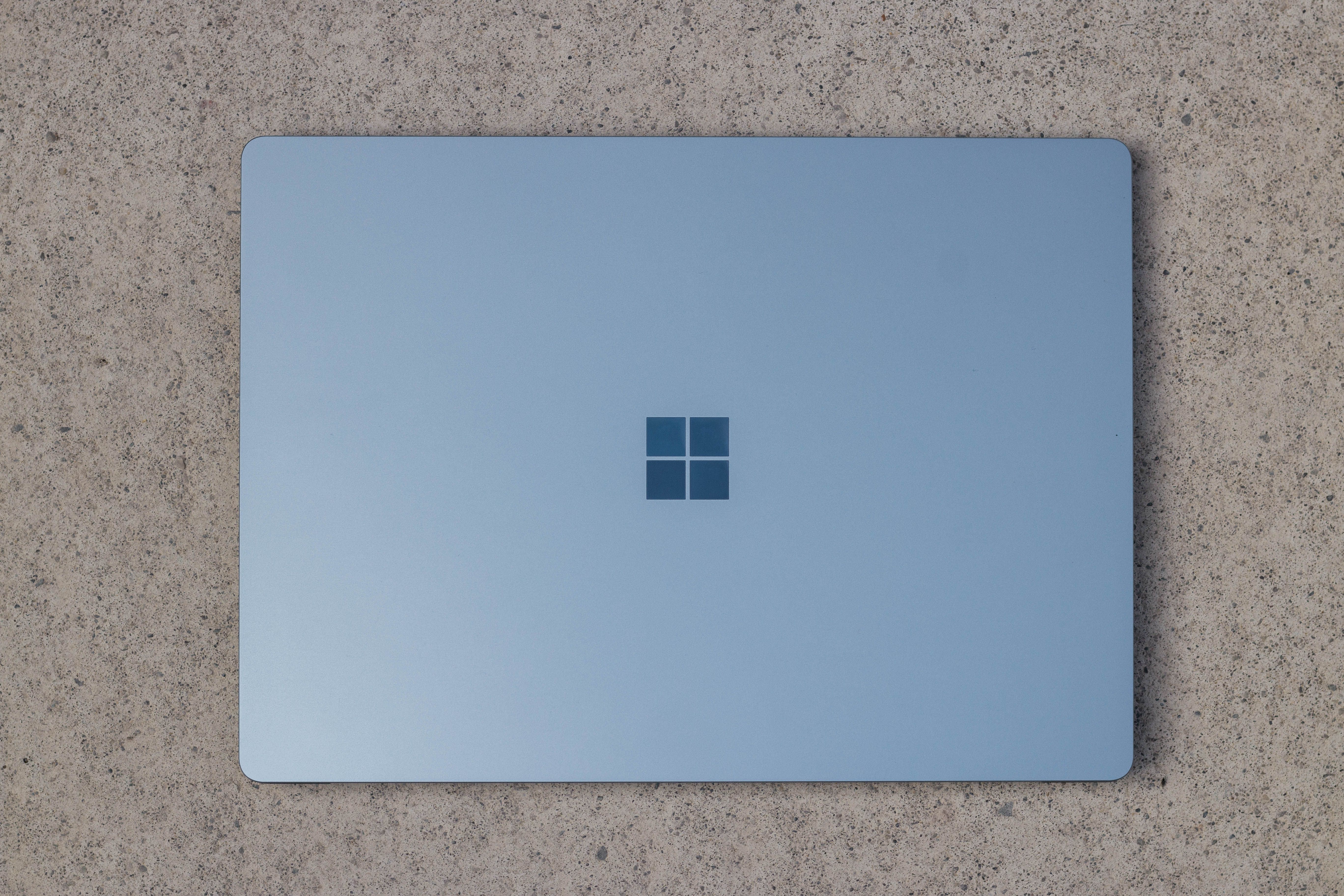 Surface laptop 4 topdown 1 - Recensione di Surface Laptop 4 (13,5 pollici): se non è rotto, non aggiustarlo