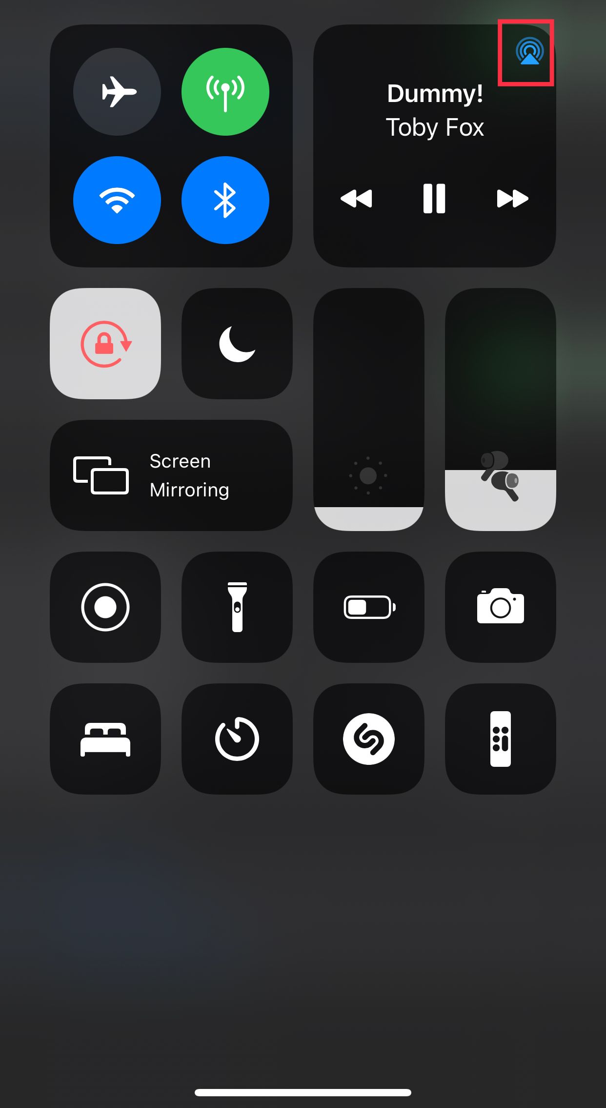Tap the blue icon to share AirPods audio