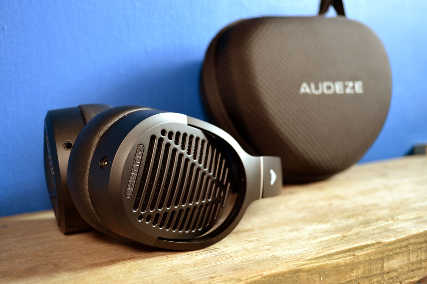 audeze lcd-1 with case large