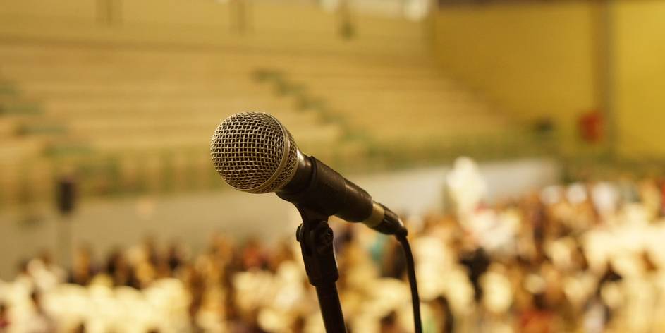 # The 7 Best Apps to Beat Your Fear of Public Speaking | Make Use Of
