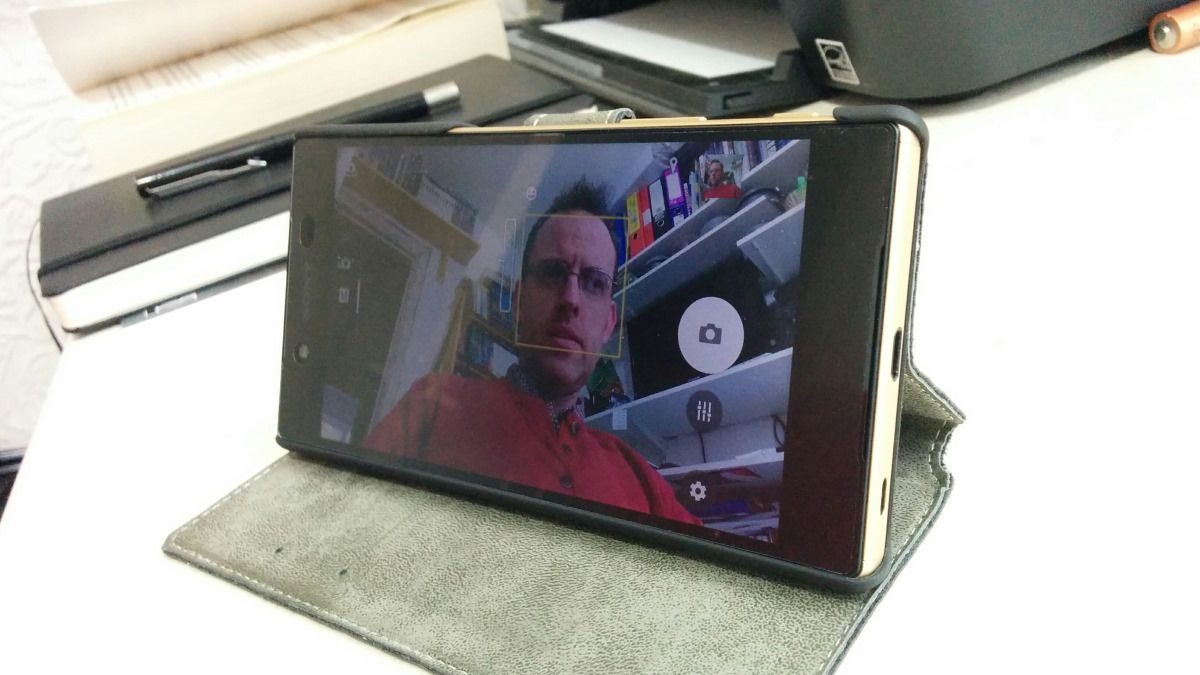 muo android camera case - Perché il tuo telefono Android si surriscalda (e come risolverlo)